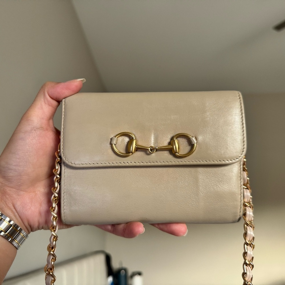 Rare Gucci Beige Leather Gold Horseshoe Tri-fold Wallet